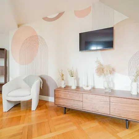 Haussmannien 16eme Apartment Paris
